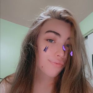 Meet your Posher, Alexis